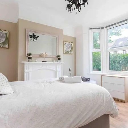Contemporary 3 Bed House With Spacious Garden Close To Stratford London Exterior photo