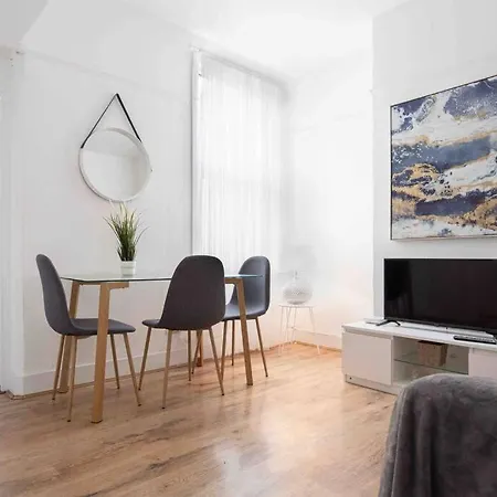 Contemporary 3 Bed House With Spacious Garden Close To Stratford London Exterior photo